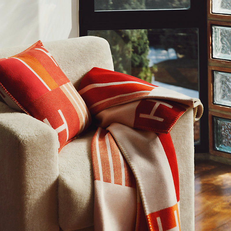 Cojín Avalon Vibration, tamaño pequeño | Hermès España